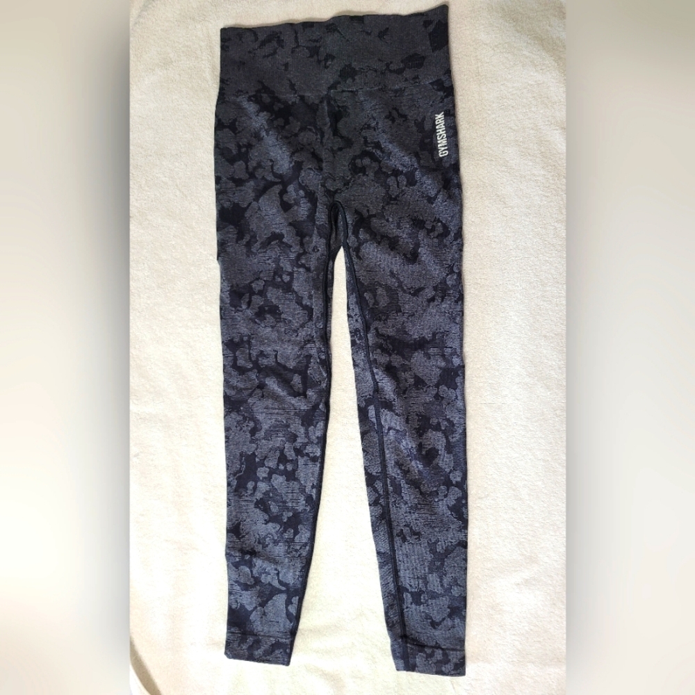Dark Patterned Leggings